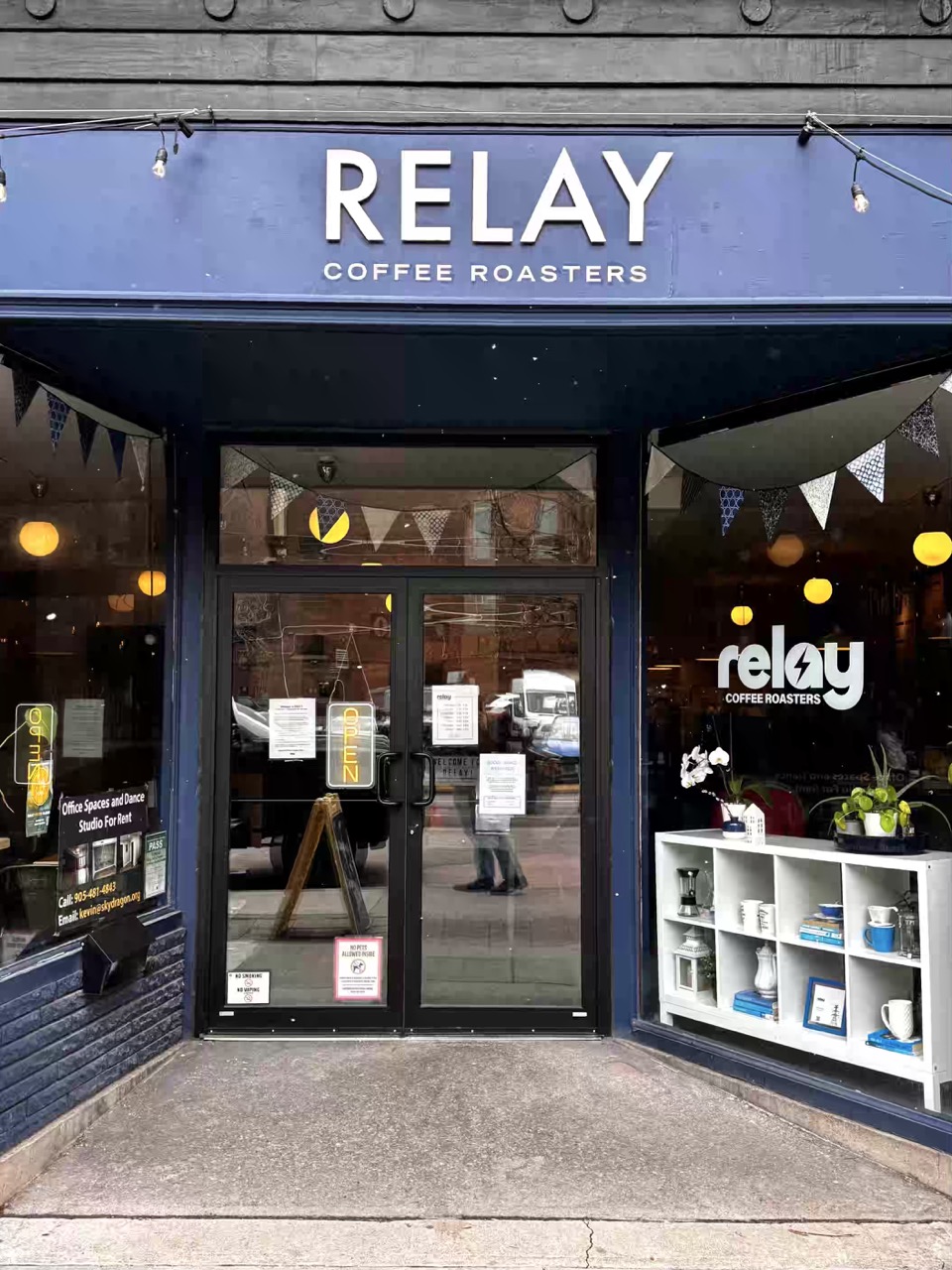 Relay Coffee Roasters café