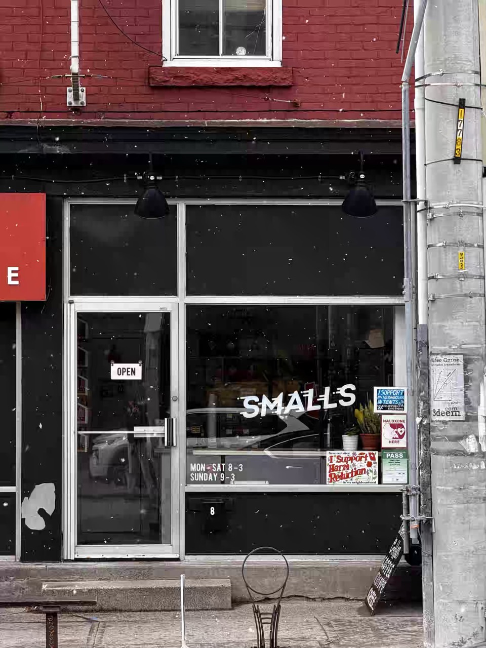 Smalls Coffee café